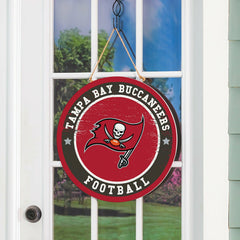 Tampa Bay Buccaneers Round Door Décor with Hanging Rope, 18x18