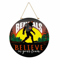 Cincinnati Bengals Bigfoot Round Door Décor with Hanging Rope, 18x18