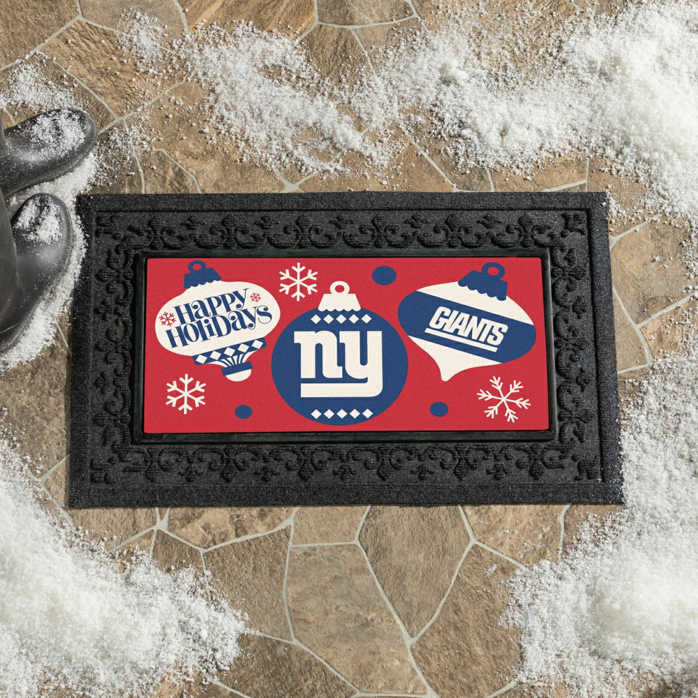 New York Giants Holiday Flocked Coir Sassafras Switch Mat, 22"x10"