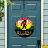 Kansas City Chiefs Bigfoot Round Door Décor with Hanging Rope, 18x18