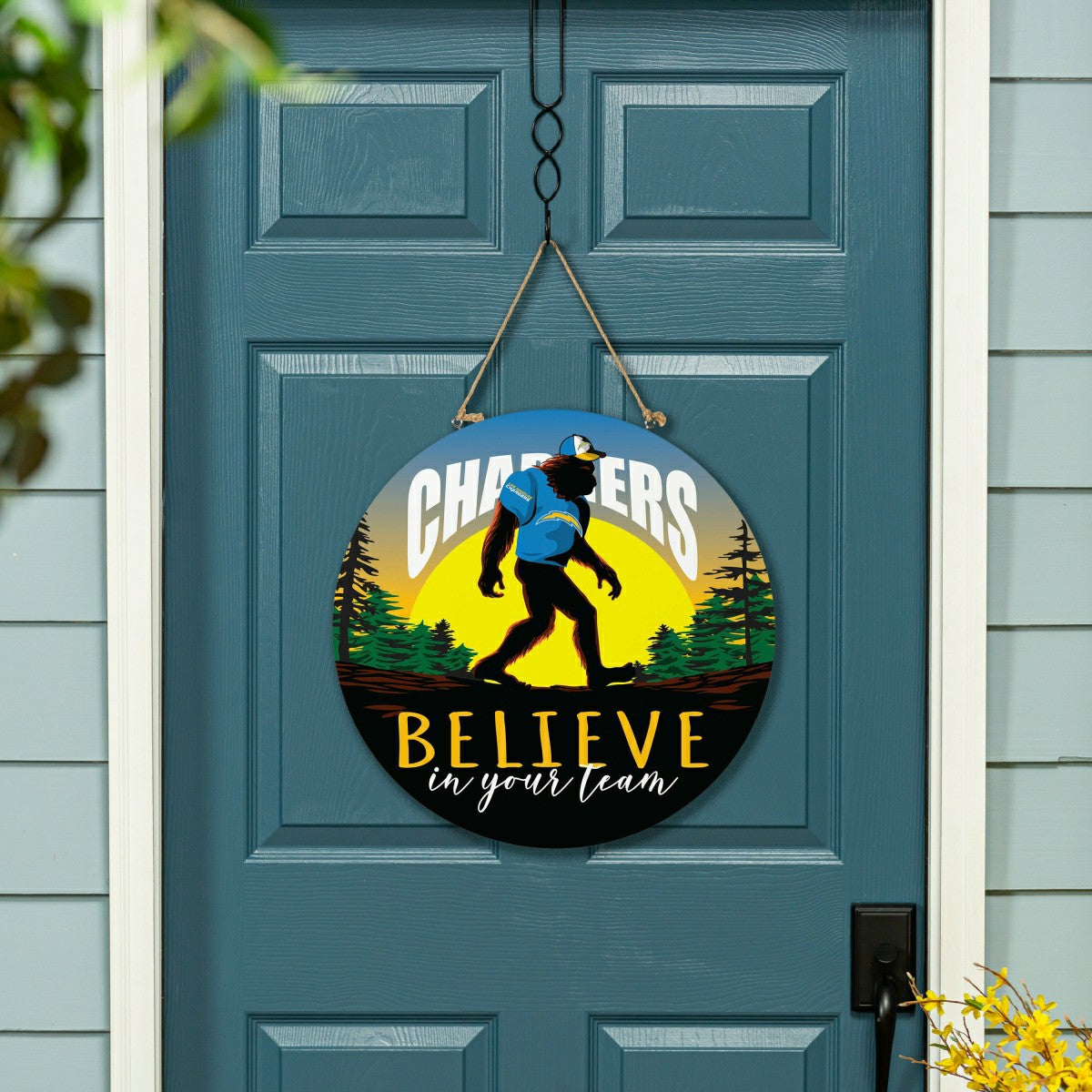 Los Angeles Chargers Bigfoot Round Door Décor with Hanging Rope, 18x18
