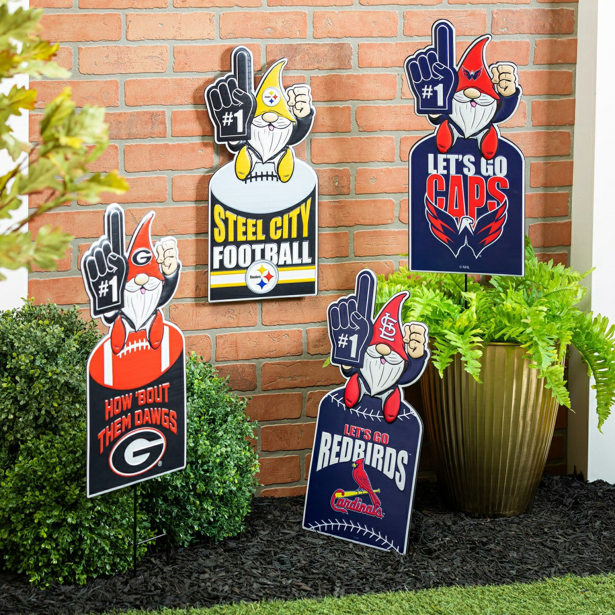 Pittsburgh Steelers Gnome Metal Sign 10"L x 30"H