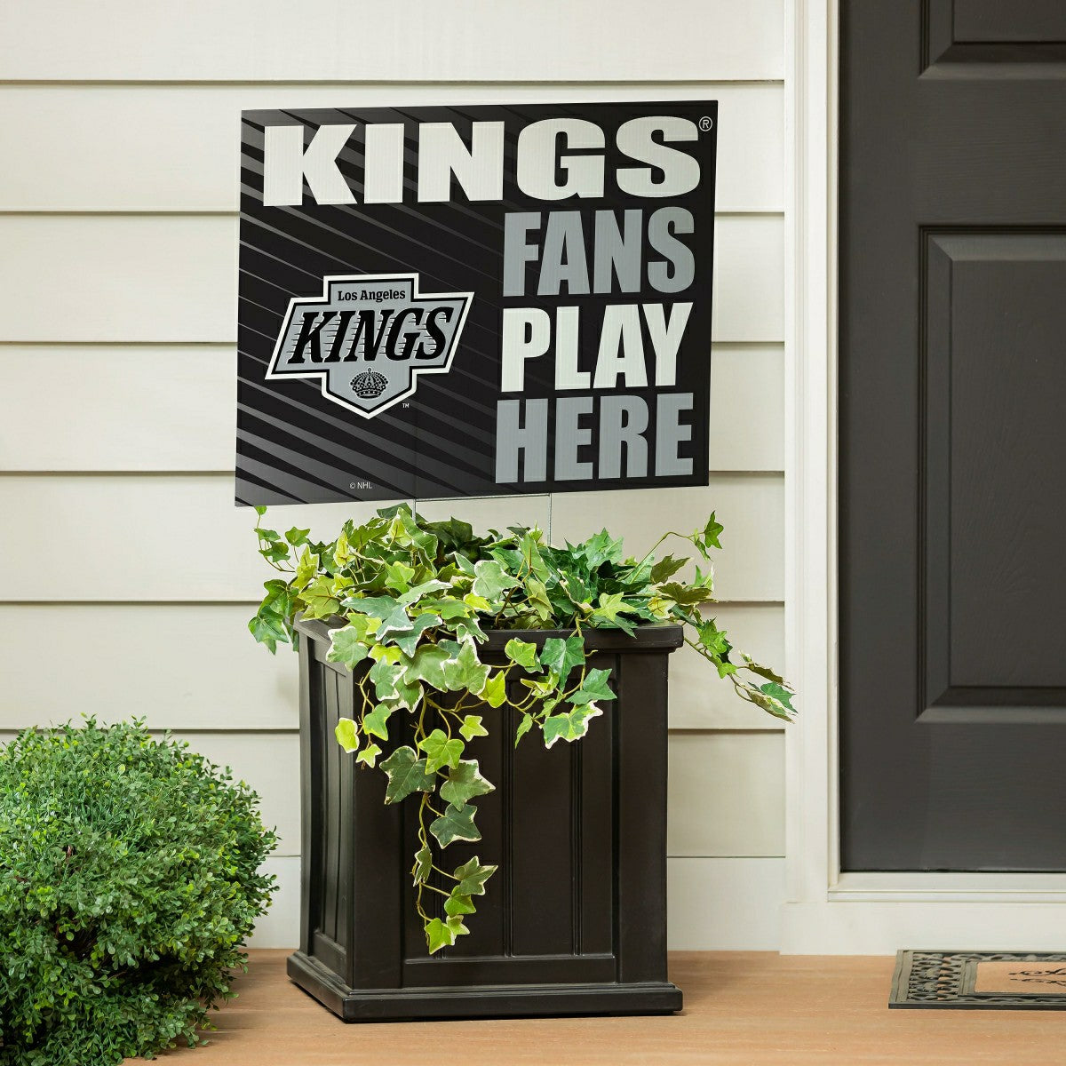 Los Angeles Kings Coroplast Yard Sign "Fans Play Here"