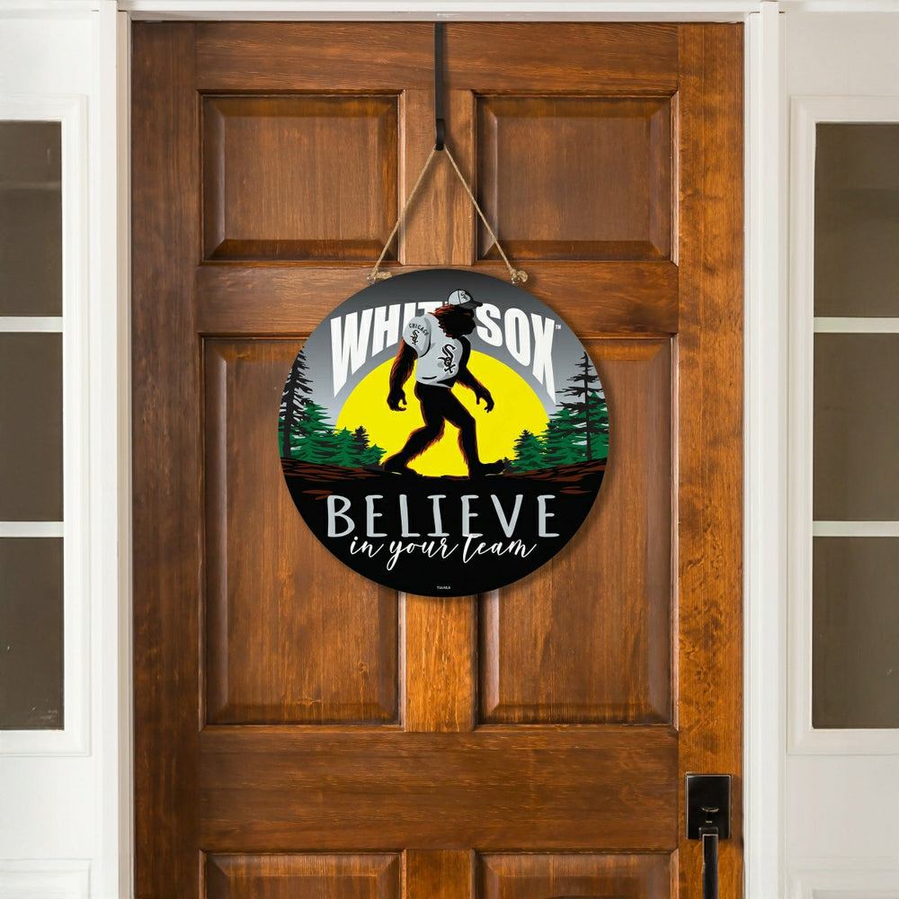 Chicago White Sox Bigfoot Round Door Décor with Hanging Rope, 18x18