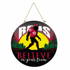 Cincinnati Reds Bigfoot Round Door Décor with Hanging Rope, 18x18