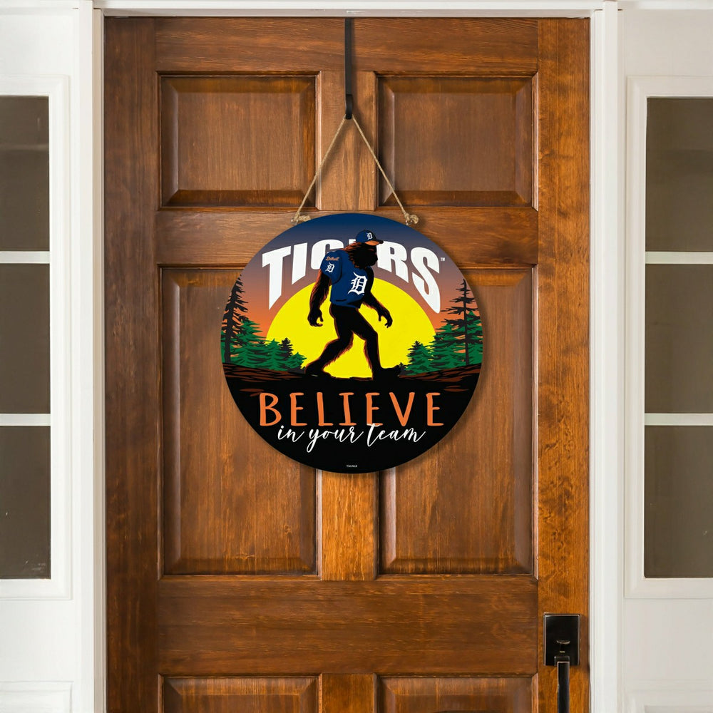 Detroit Tigers Bigfoot Round Door Décor with Hanging Rope, 18x18
