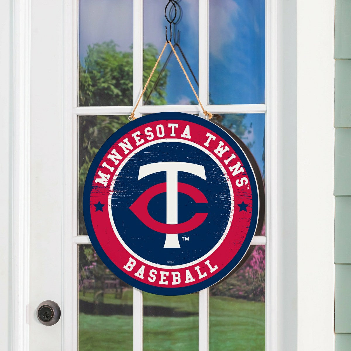 Minnesota Twins Round Door Décor with Hanging Rope, 18x18