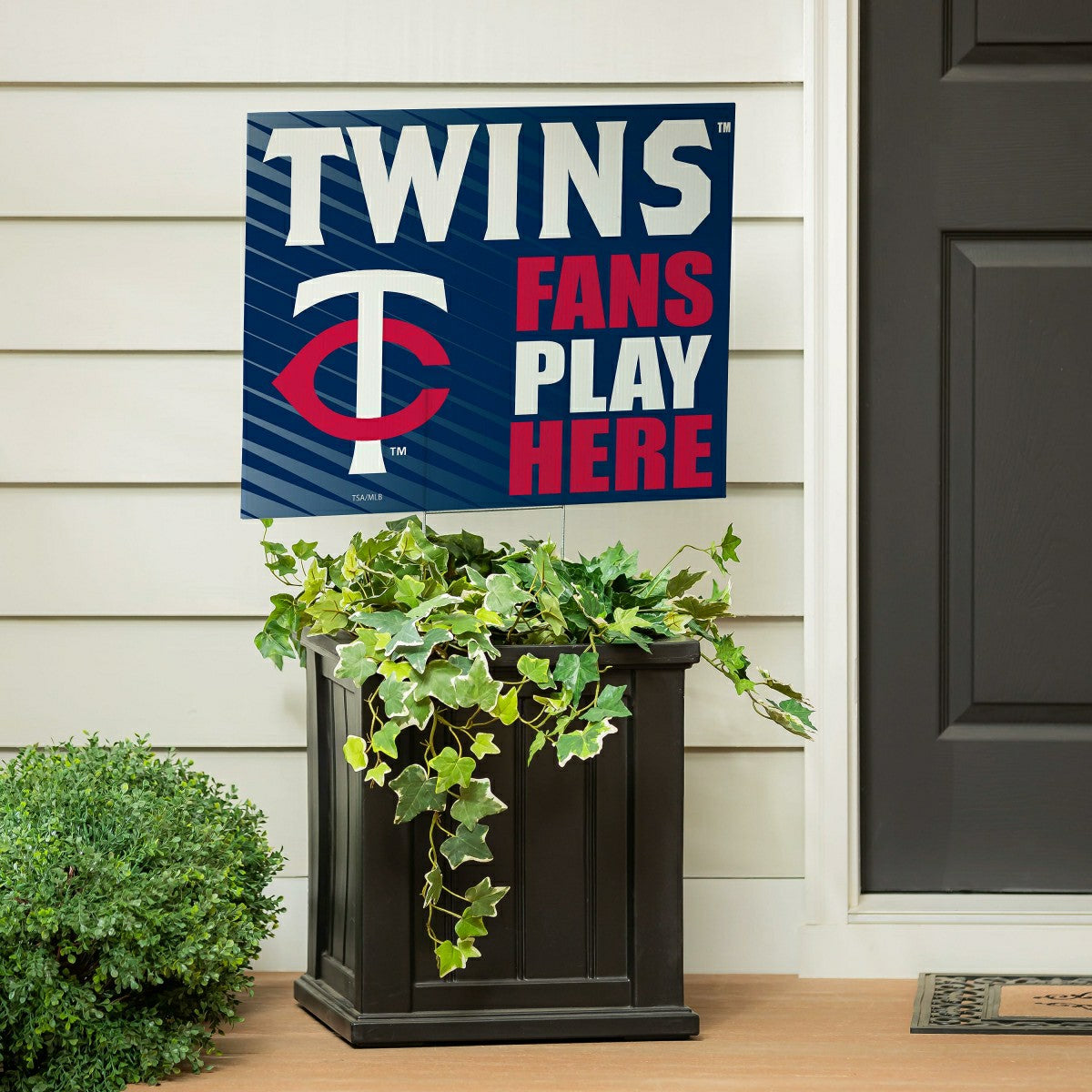 Minnesota Twins Coroplast Yard Sign "Fans Play Here"
