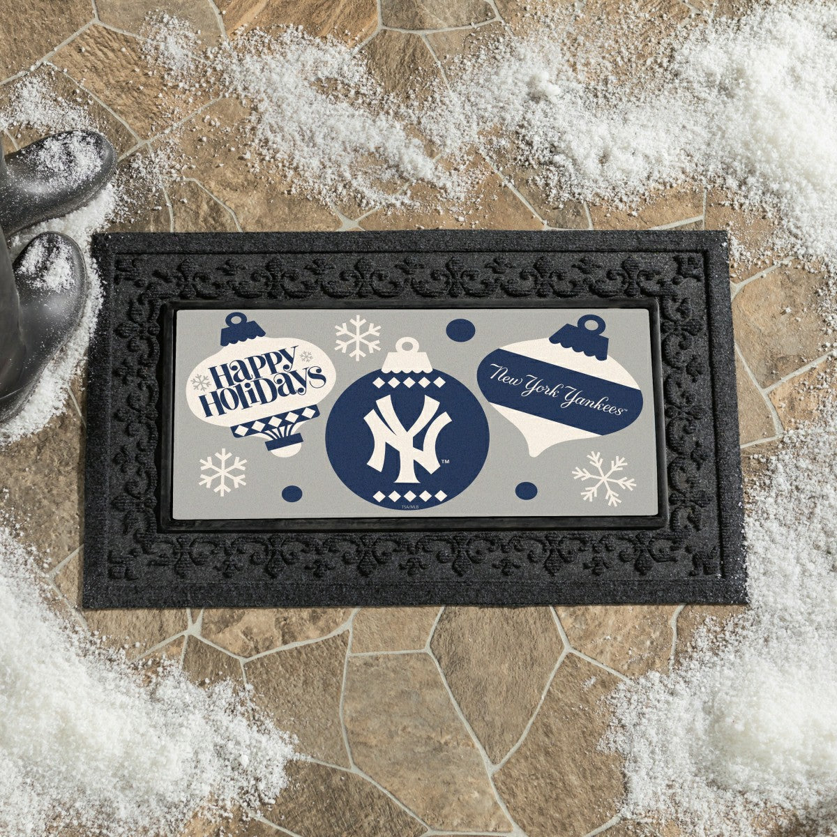 New York Yankees Holiday Flocked Coir Sassafras Switch Mat, 22"x10"