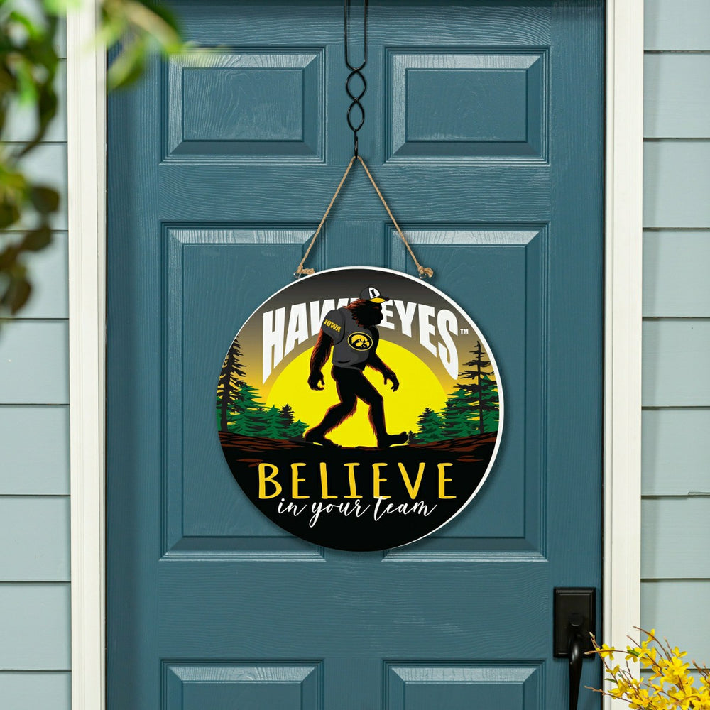 University of Iowa Bigfoot Round Door Décor with Hanging Rope, 18x18