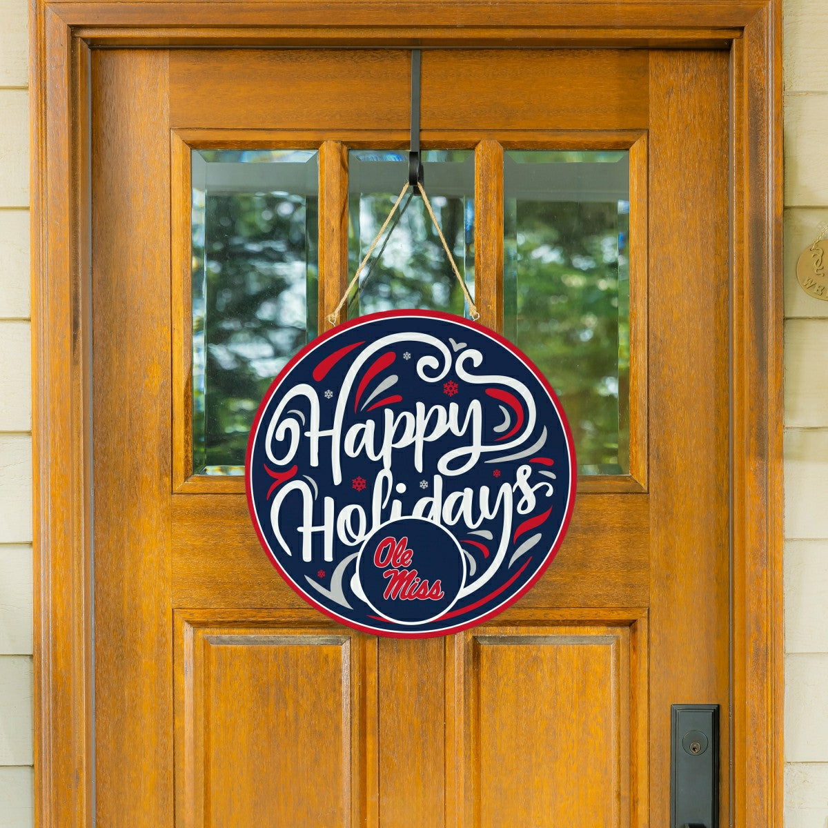 University of Mississippi Holiday Round Door Décor with Hanging Rope,