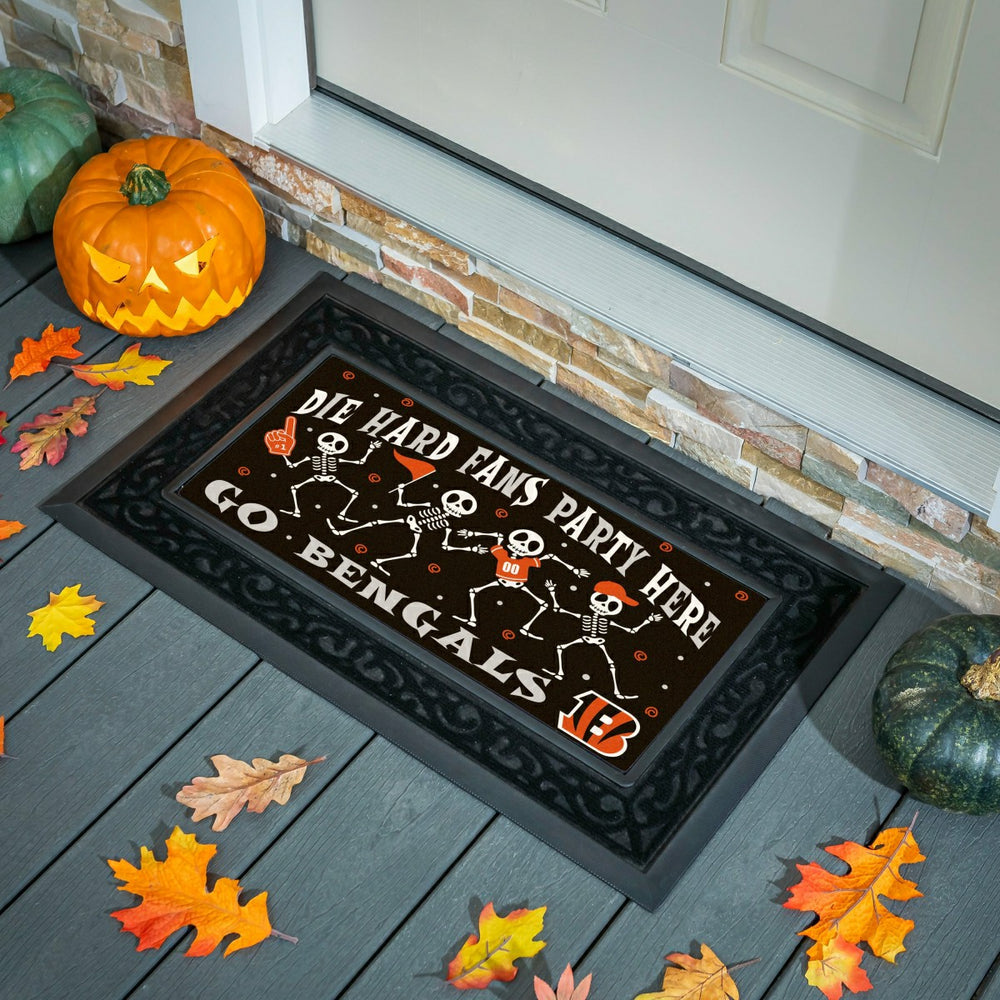 Cincinnati Bengals Flocked Coir Halloween Sassafras Switch Mat, 22"x10