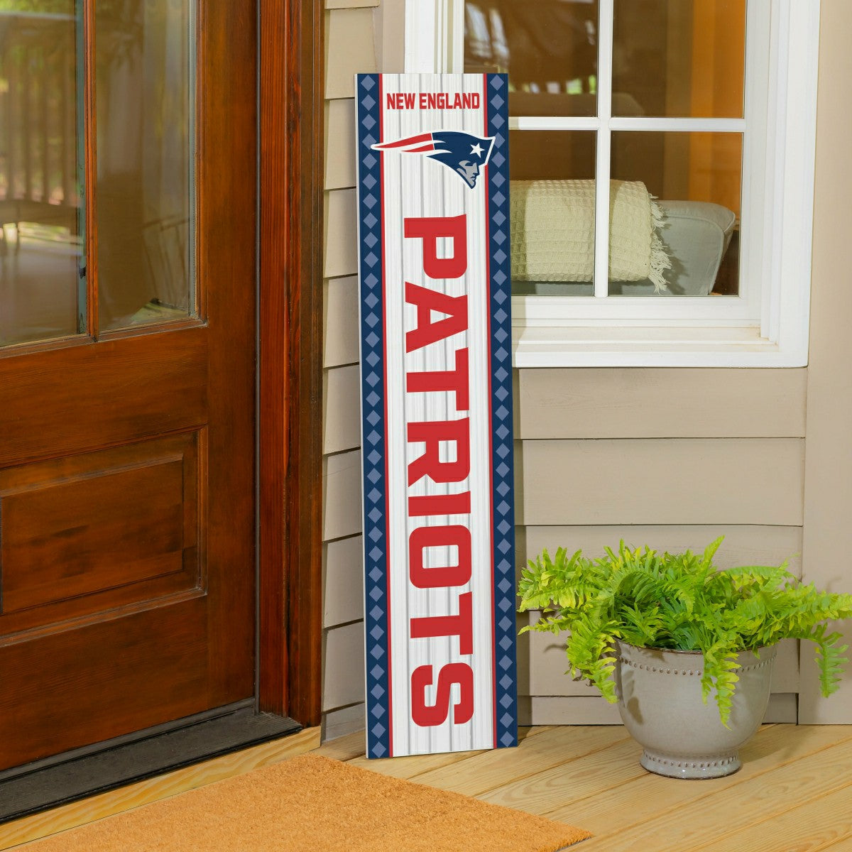 47" Double Sided Leaner, New England Patriots, Christmas