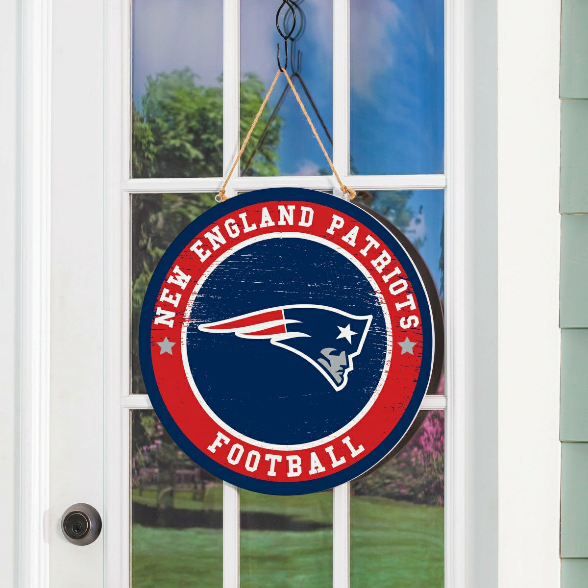 New England Patriots Round Door Décor with Hanging Rope, 18x18