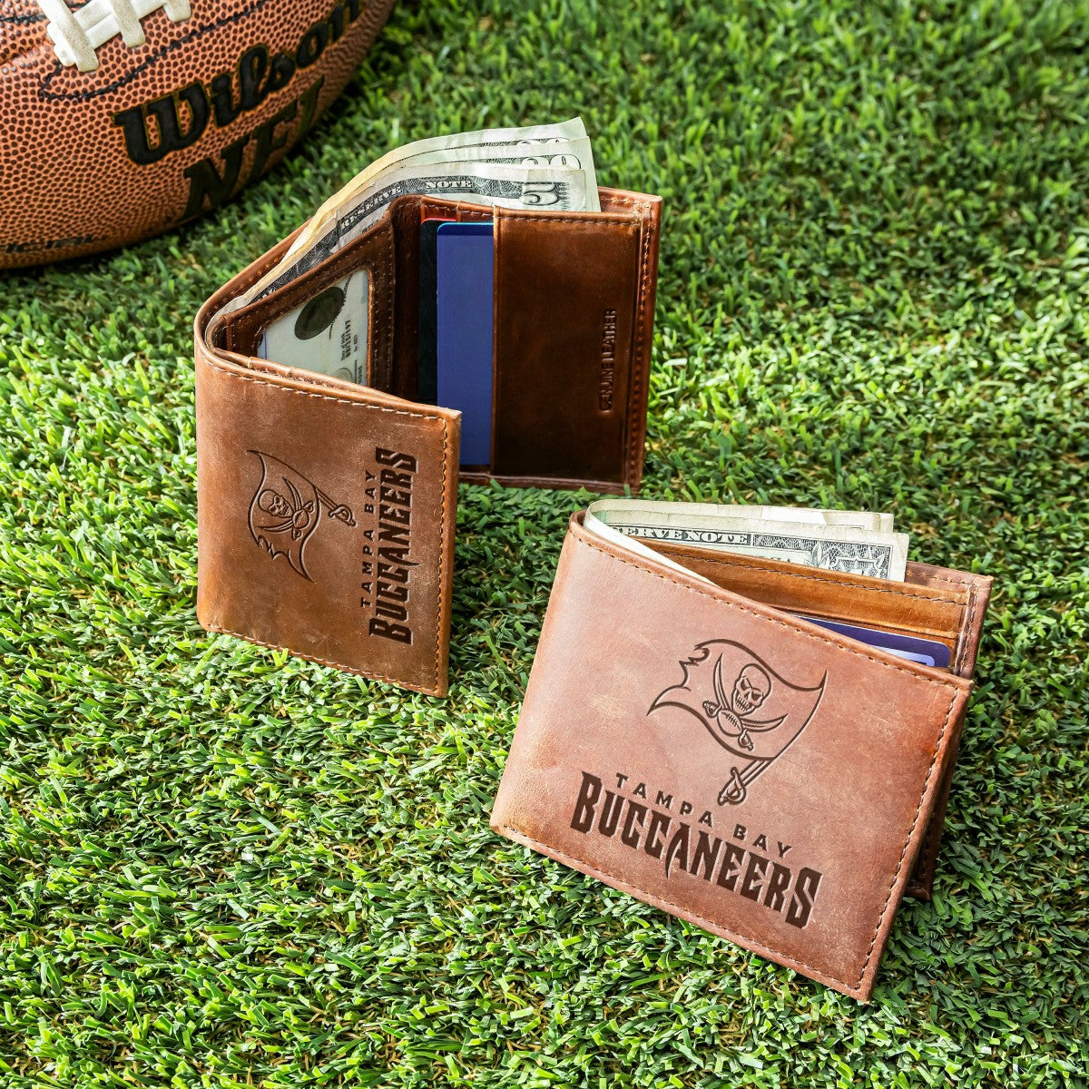 Tampa Bay Buccaneers, Bi-Fold and Tri-Fold Wallet Gift Set, Brown