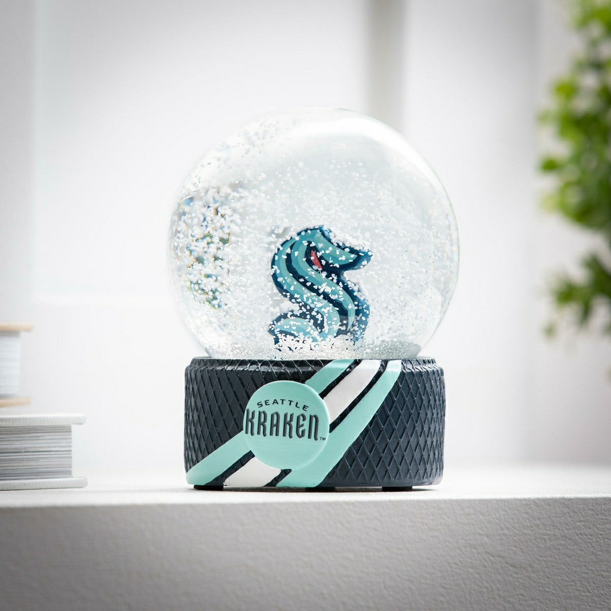 Seattle Kraken Water Globe