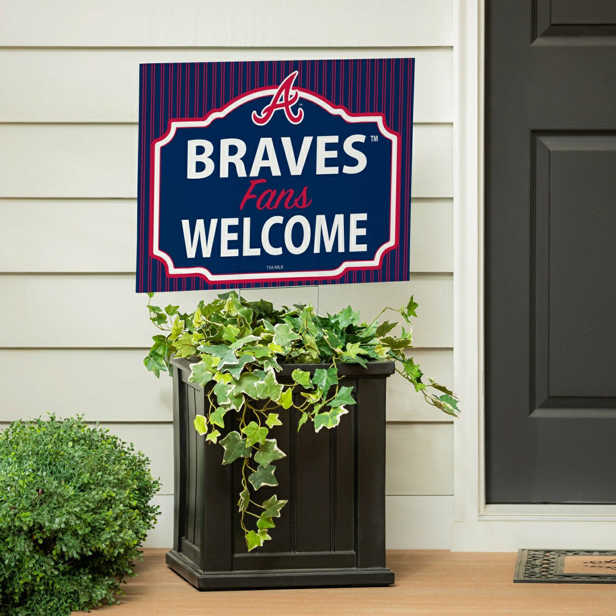 Atlanta Braves Coroplast Yard Sign, "Fans Welcome"