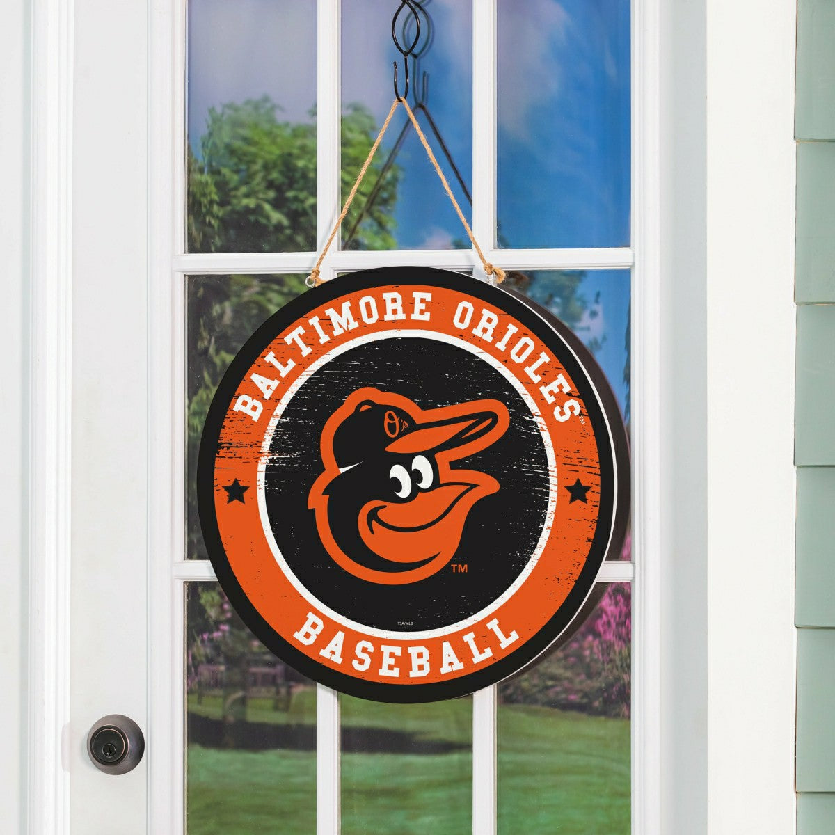 Baltimore Orioles Round Door Décor with Hanging Rope, 18x18