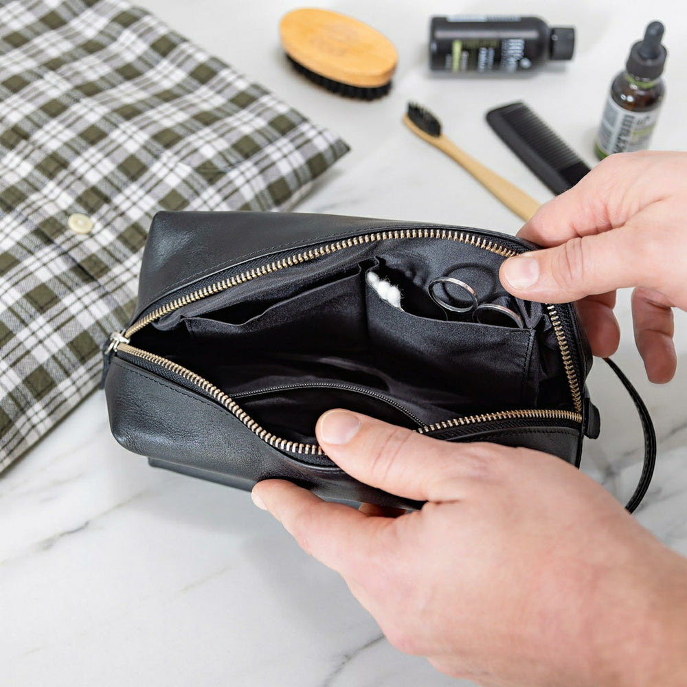Milwaukee Brewers, Embossed Toiletry Bag, Black