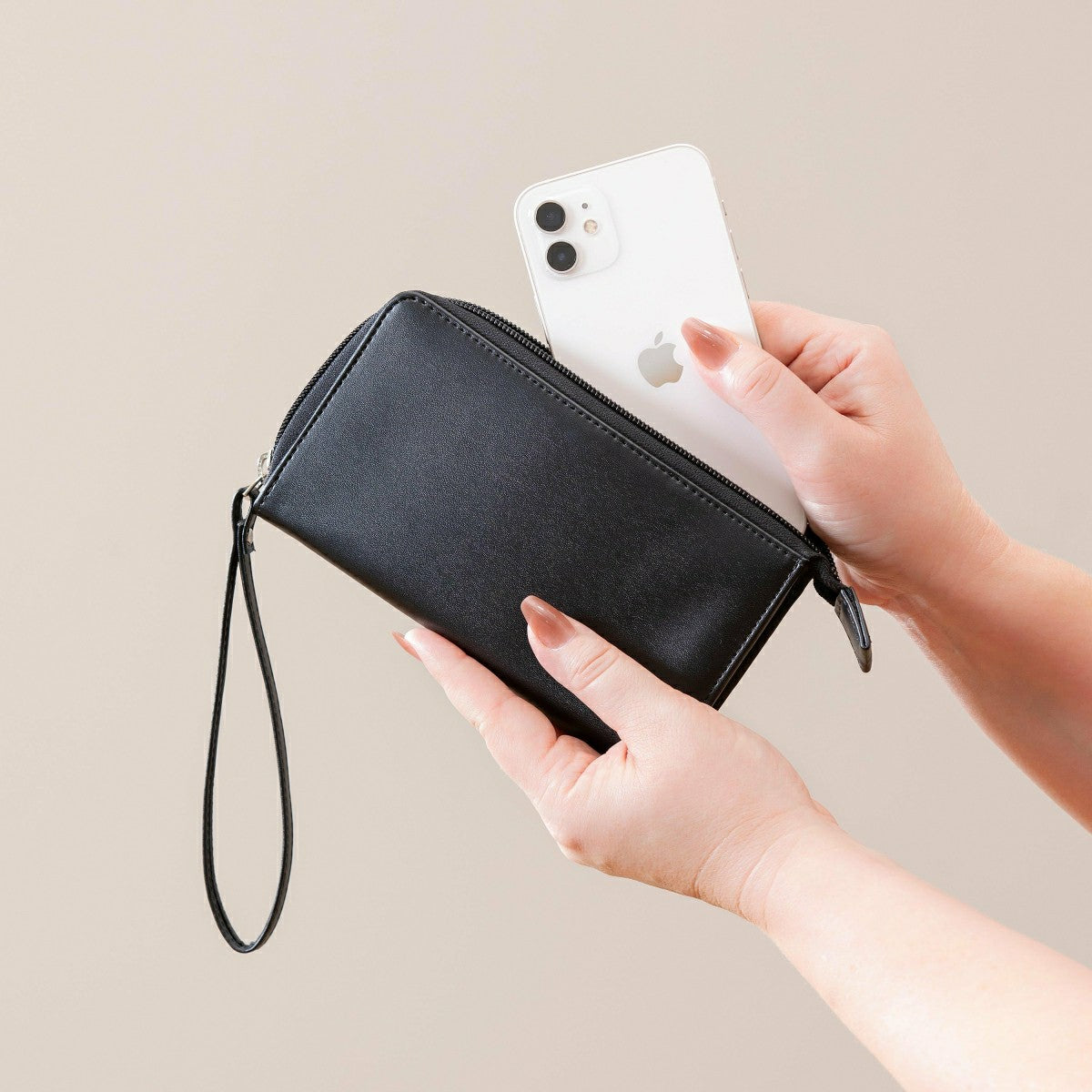 New York Mets Wristlet Wallet Black