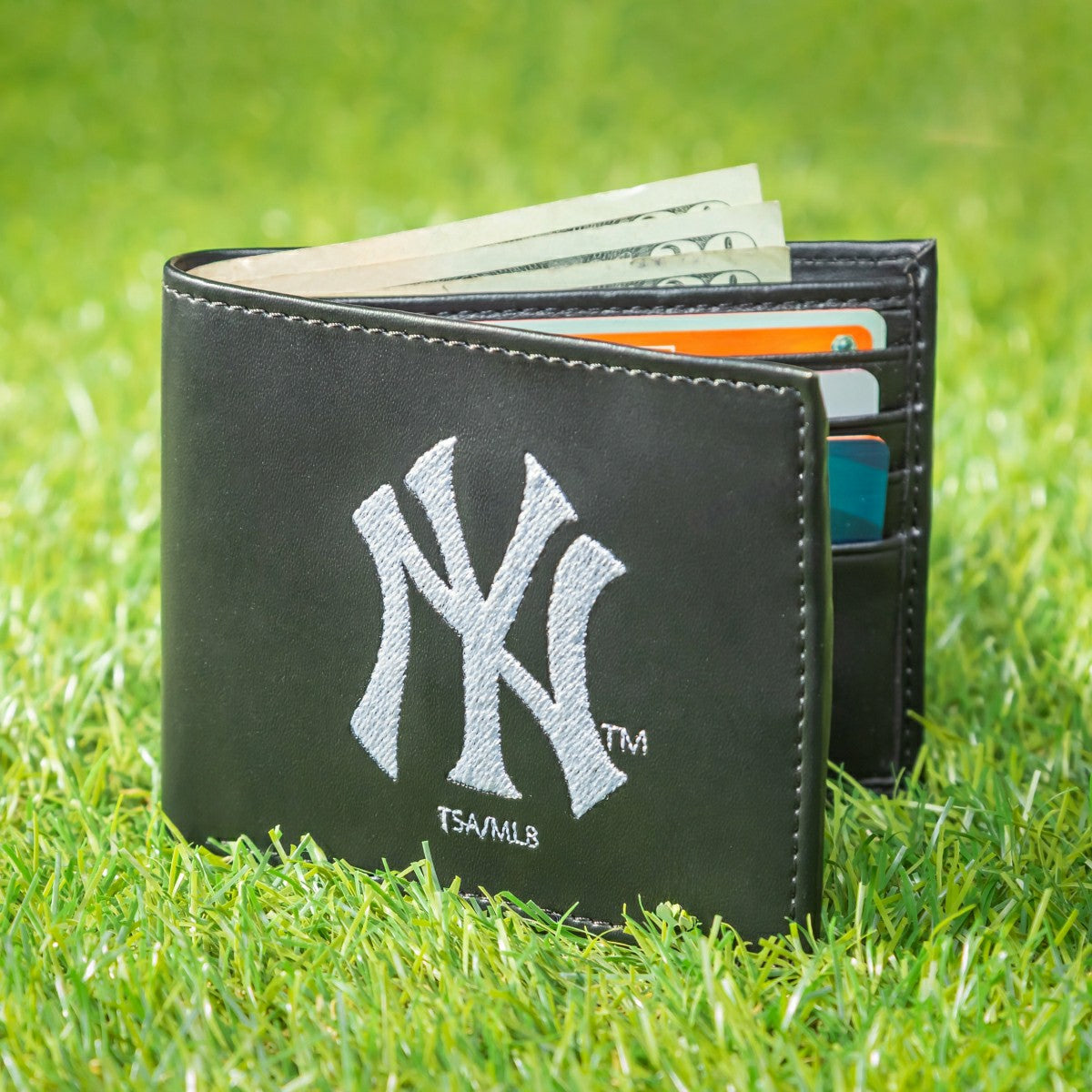 New York Yankees Black Bi-Fold Embroidered Wallet w/ RFID Blocking