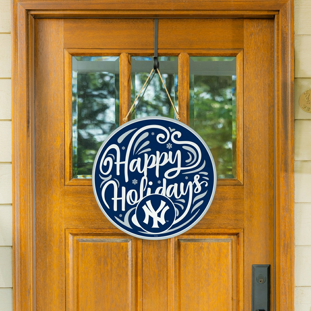New York Yankees Holiday Round Door Décor with Hanging Rope, 18x18