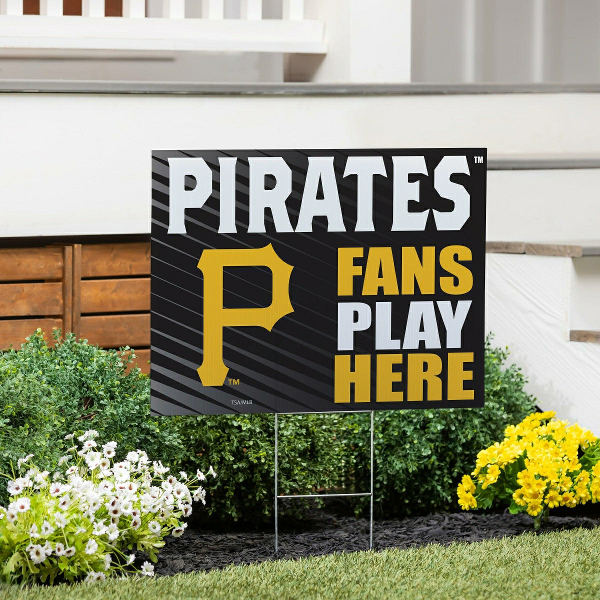 Pittsburgh Pirates Coroplast Yard Sign "Fans Play Here"