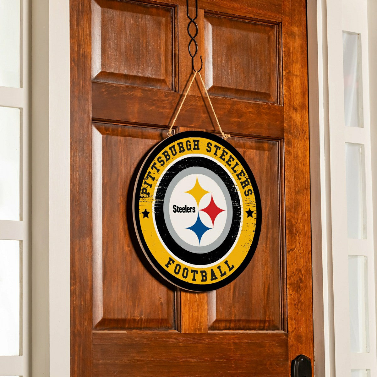 Pittsburgh Steelers Round Door Décor with Hanging Rope, 18x18