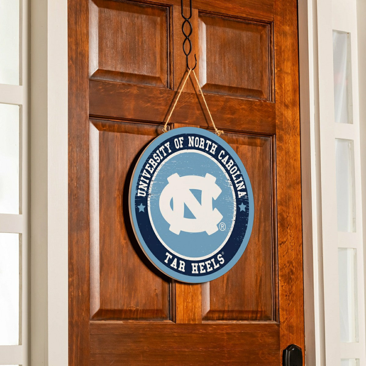 University of North Carolina Round Door Décor with Hanging Rope, 18x18