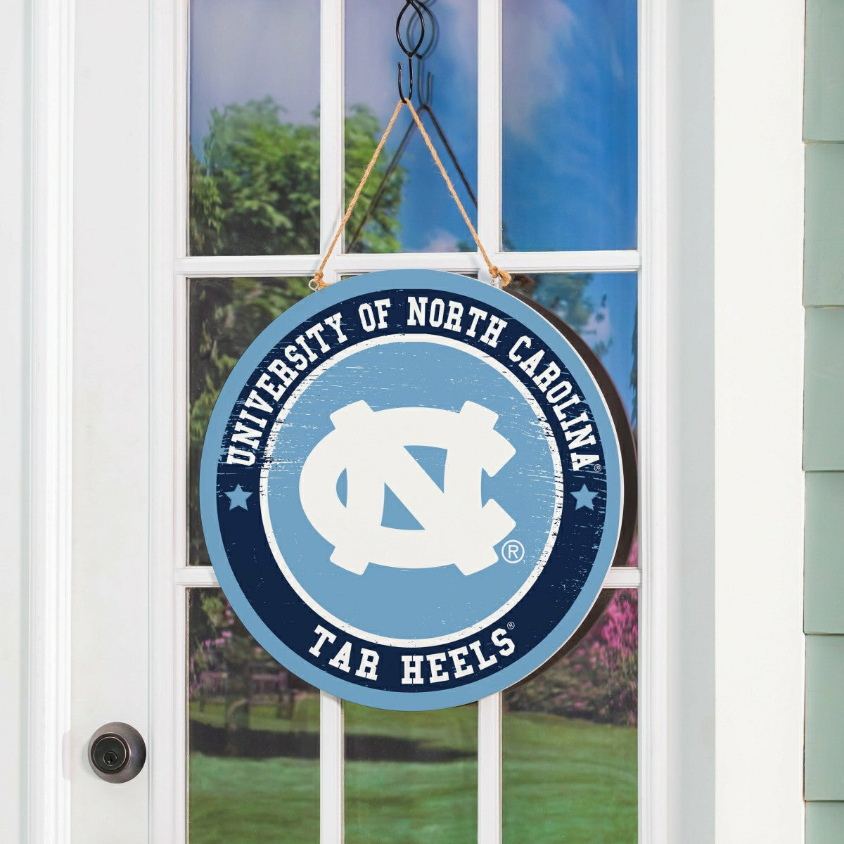University of North Carolina Round Door Décor with Hanging Rope, 18x18